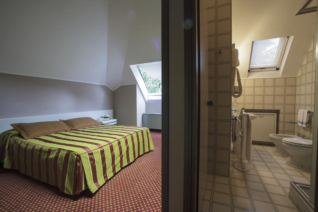 Hotel I Diamanti Garlasco Szoba fotó
